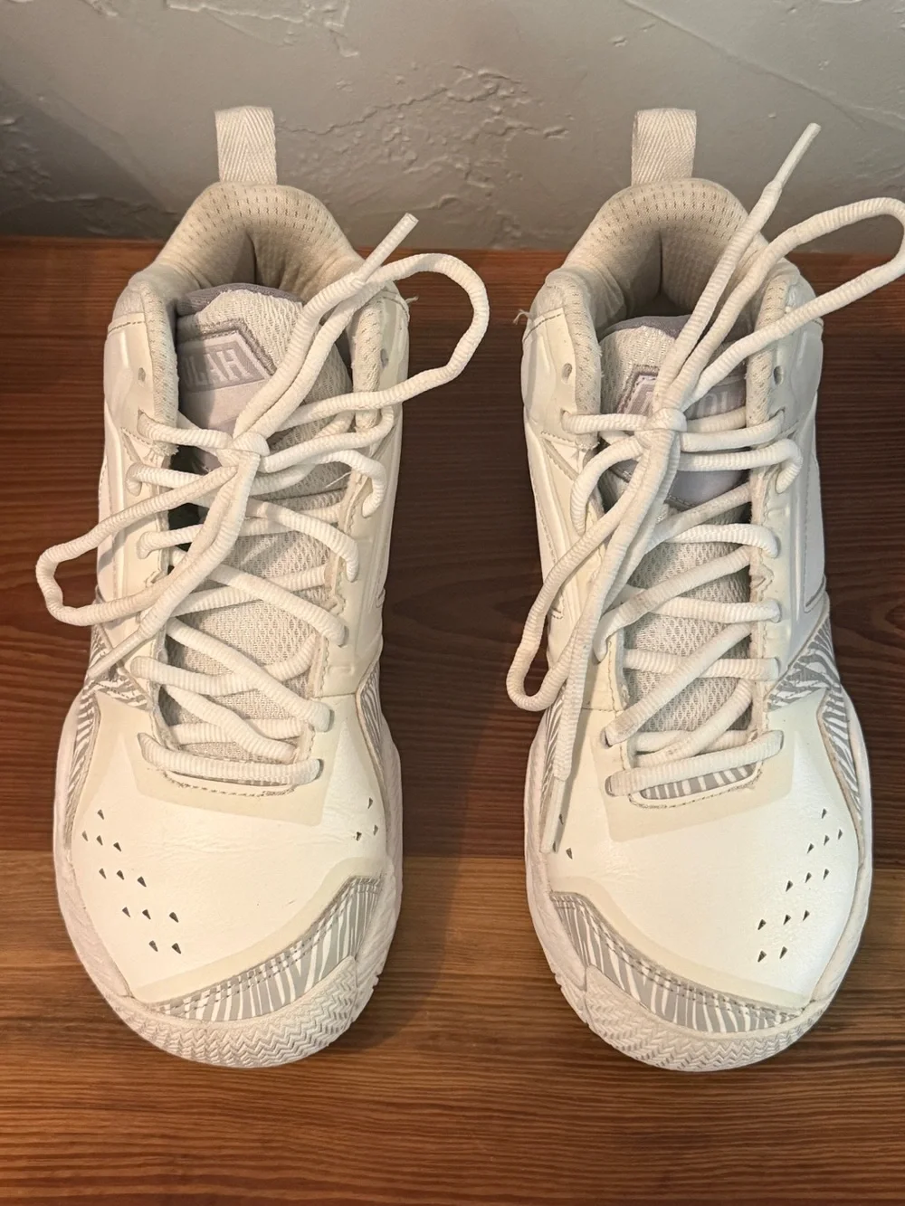 Moolah kids white